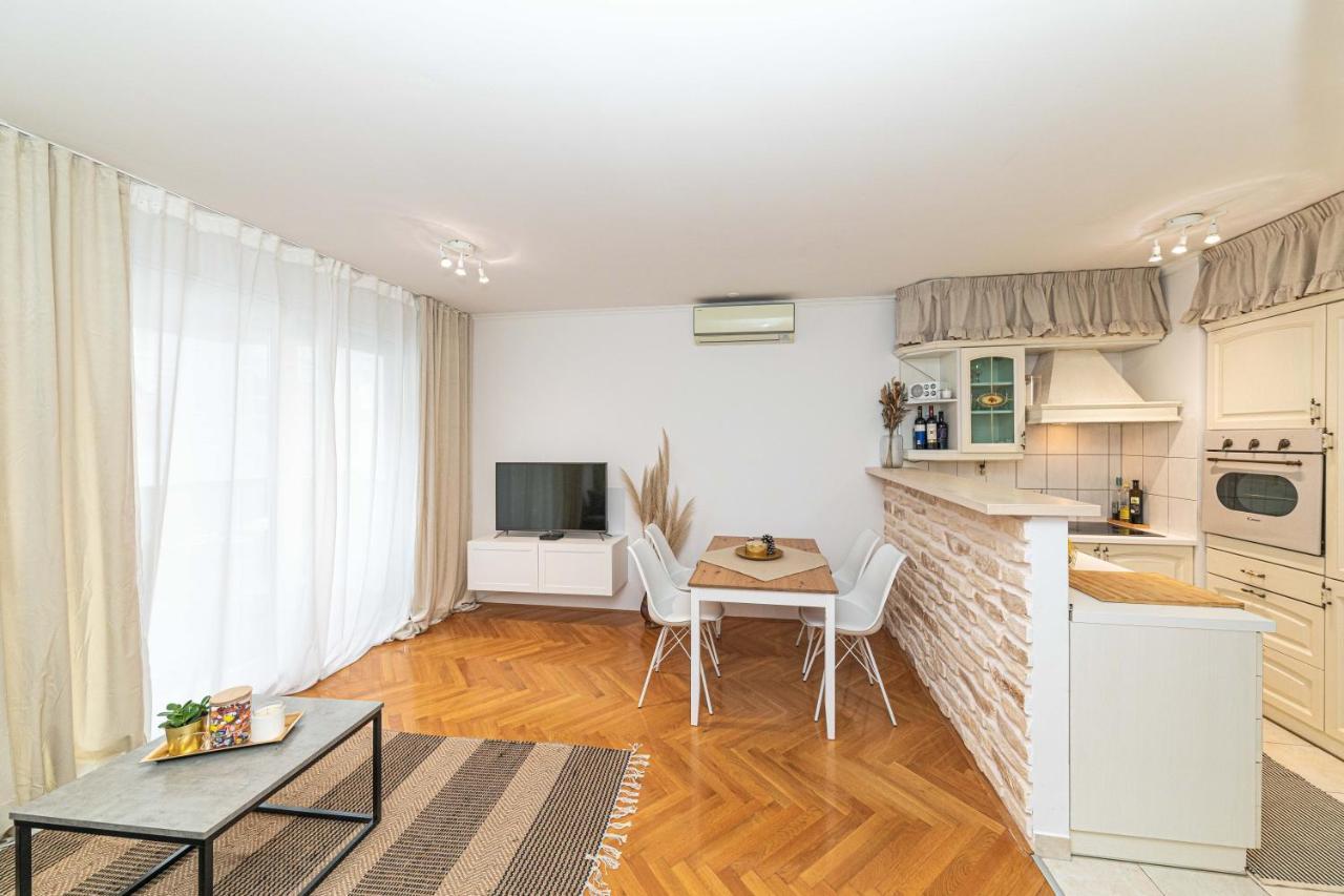 Malea Suite Split Extérieur photo