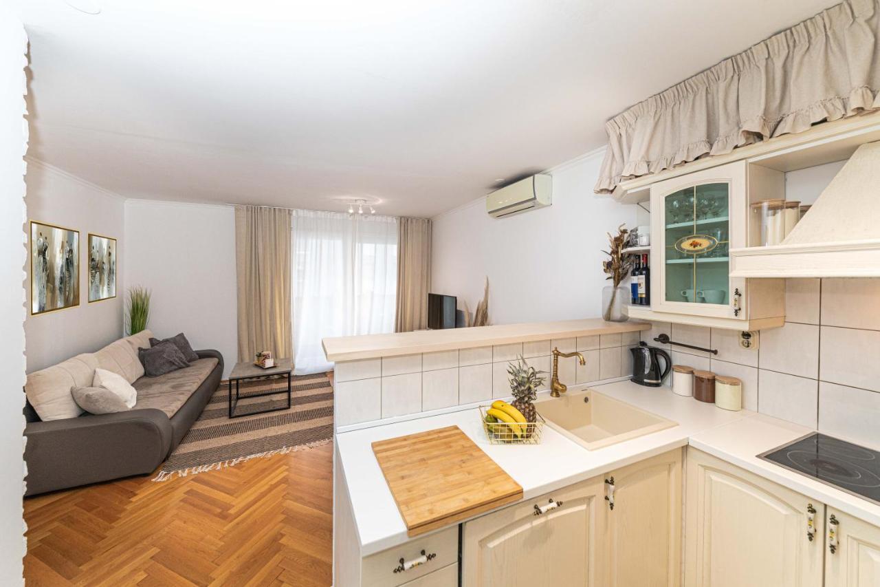 Malea Suite Split Extérieur photo